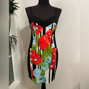 Nanette Lepore fitted floral print dress with pockets size 0